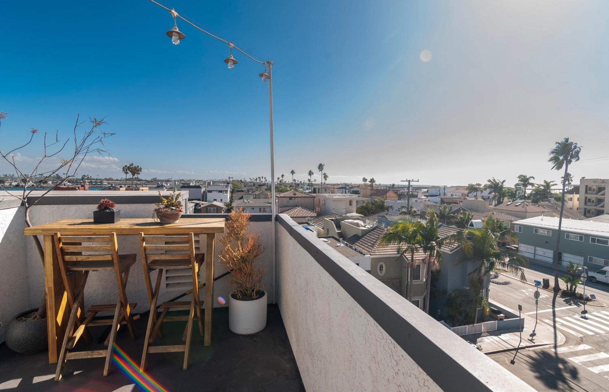 50 M To Sand Lgb 2 King Suites Long Beach Exterior photo