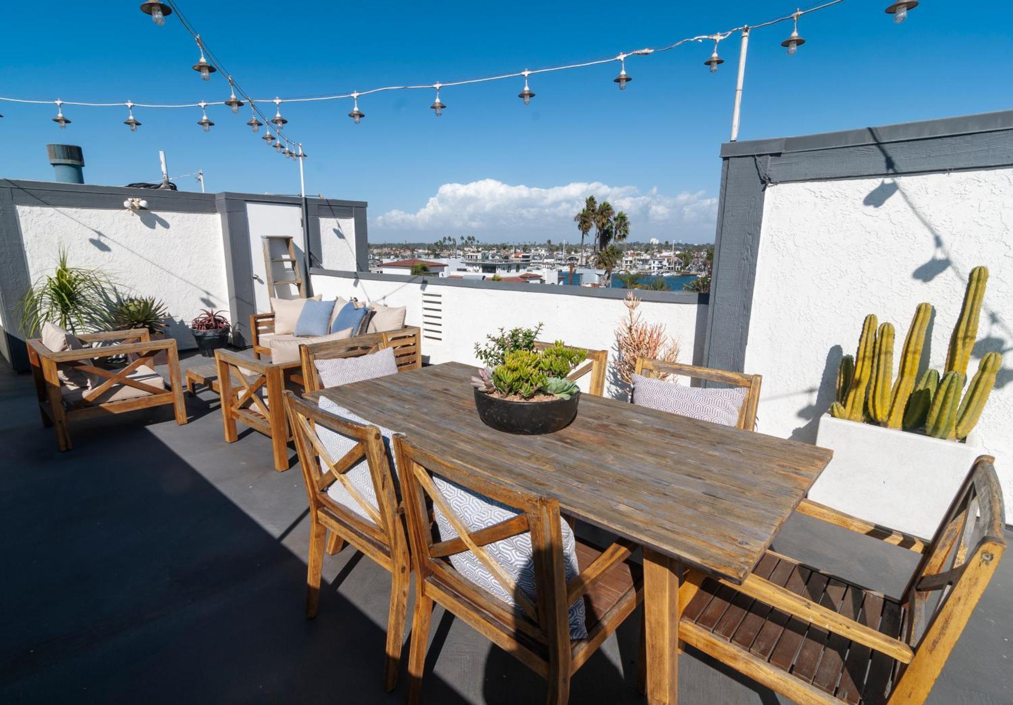 50 M To Sand Lgb 2 King Suites Long Beach Exterior photo